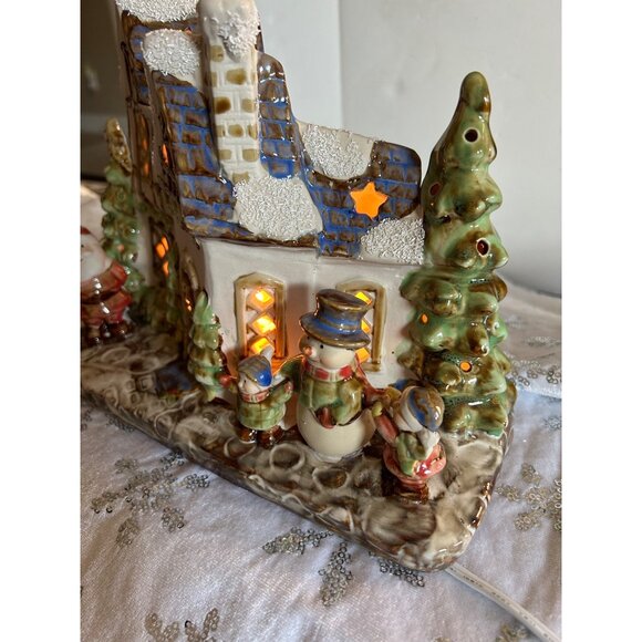 Ceramic Christmas Village Light-Up House With Santa & Snowmen Large Vintage - Picture 11 of 12